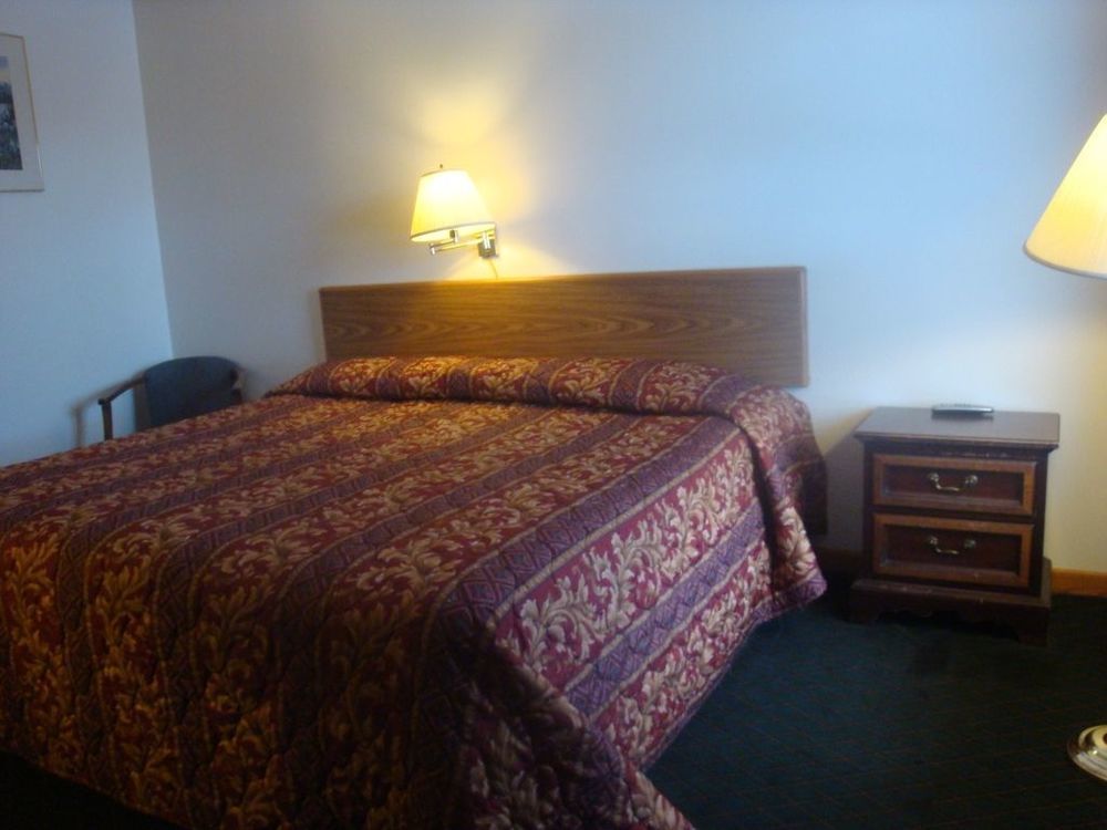 Currys Motel By Oyo Saginaw Mi Kamer foto